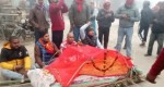 क्षतीपूर्ती दिनुपर्ने मांग गर्दै सडकमा शव राखेर प्रर्दशन