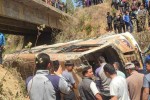 सल्यानको ठिनबाङ खोलामा बस दुर्घटना, १६ जना घाइते, ८ को अवस्था गम्भीर