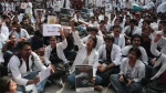 बलात्कार र हत्याको विरोधमा प्रदर्शनपछि कोलकातामा प्रहरी प्रमुख र स्वास्थ्य मन्त्रालयका शीर्ष अधिकारी बर्खास्त