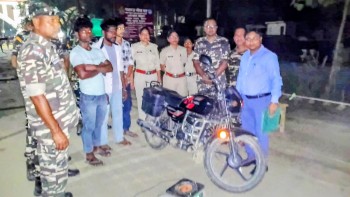 कटुवा पेस्तोल, गोली, गाँजा र मदिरासहित ३ जना पक्राउ