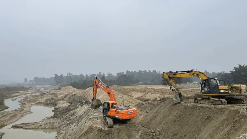 वीरगञ्ज महानगर र निर्माण व्यवसायीको विवादले भेडाहा तटबन्ध अलपत्र