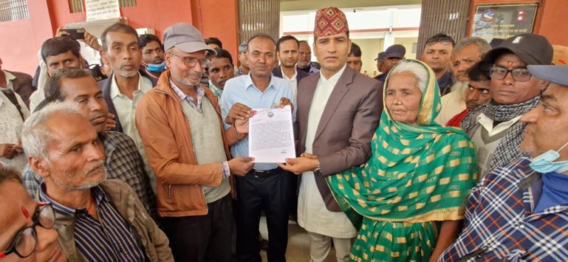 वीरगन्जमा मिटरब्याजपीडितको प्रदर्शन, गृहमन्त्रीलाई पठाइयो ज्ञापनपत्र