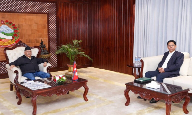 प्रधानमन्त्री ओली र नेकपाका नेता प्रकाण्डबीच भेटवार्ता