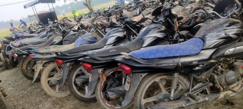 विभिन्न स्थानबाट २५ वटा मोटरसाइकल रौतहट प्रहरीको नियन्त्रणमा