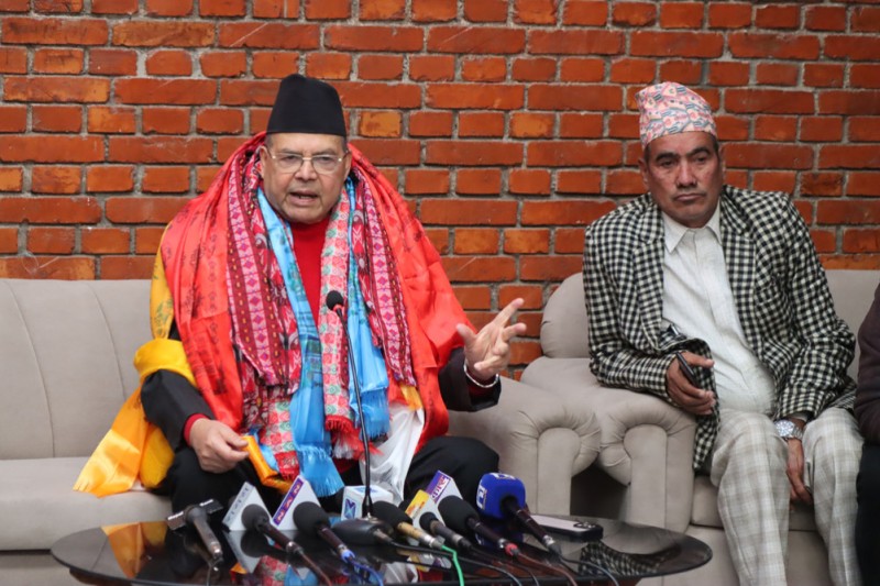 पूर्वप्रधानमन्त्री खनाल चीन प्रस्थान