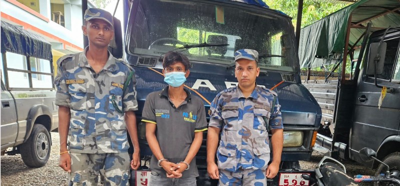 रौतहटमा पेस्तोलसहित भारतीय युवक पक्राउ