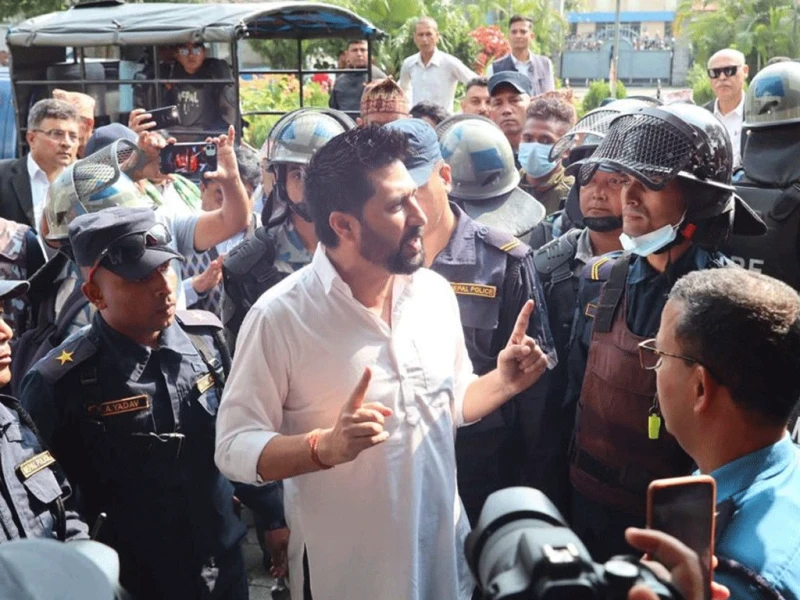 रवि लामिछानेलाई बयानका लागि सरकारी वकिलको कार्यालय लगियाे